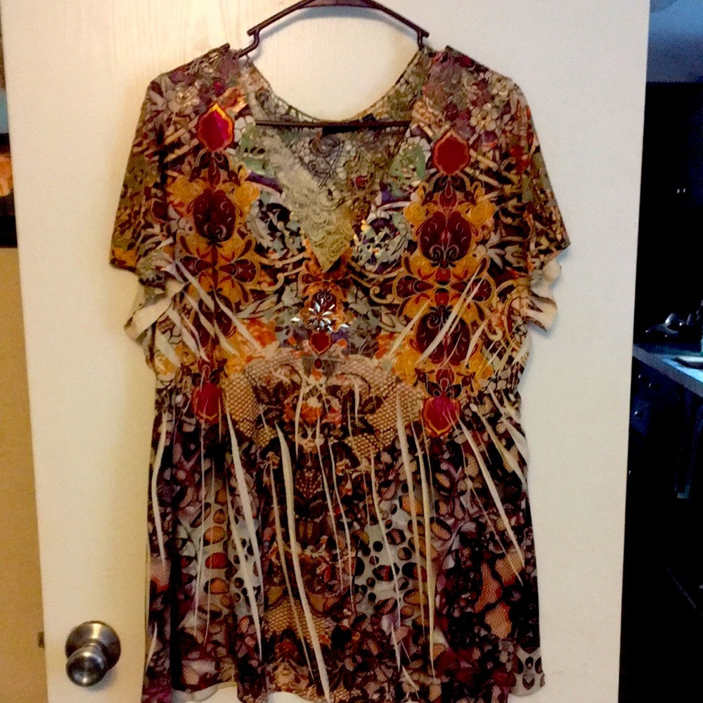 Beautiful top for work or going out for the night!